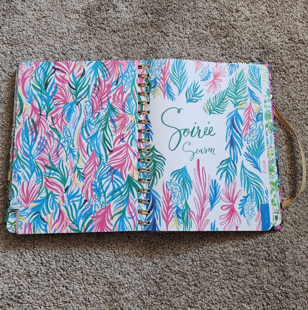 Lilly Pulitzer Daily Planner - Picture 6 of 9